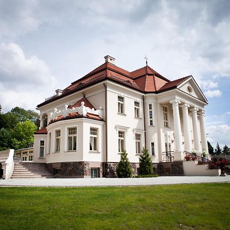 Palac Tlokinia Kaliszki エクステリア 写真