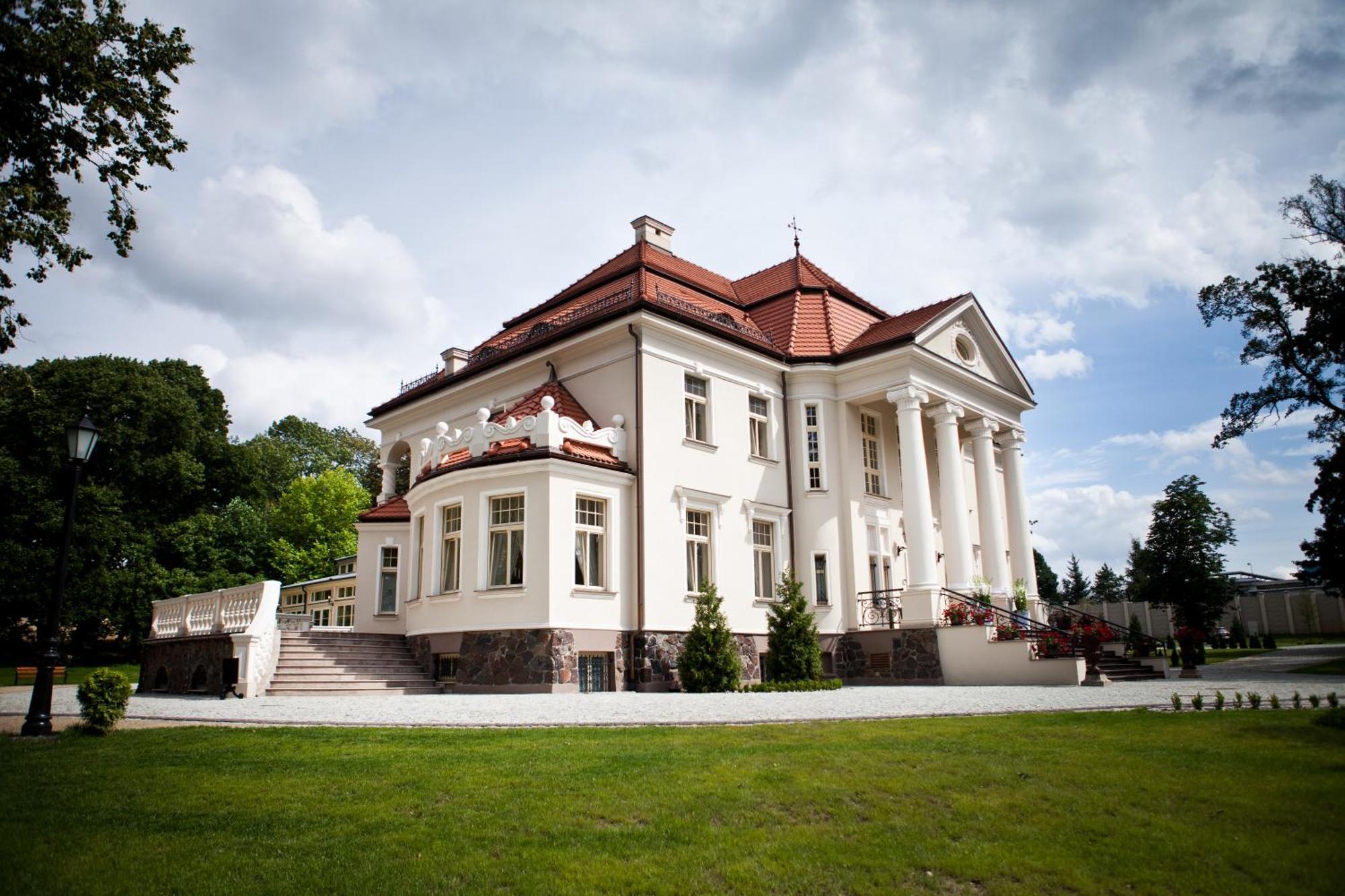 Palac Tlokinia Kaliszki エクステリア 写真