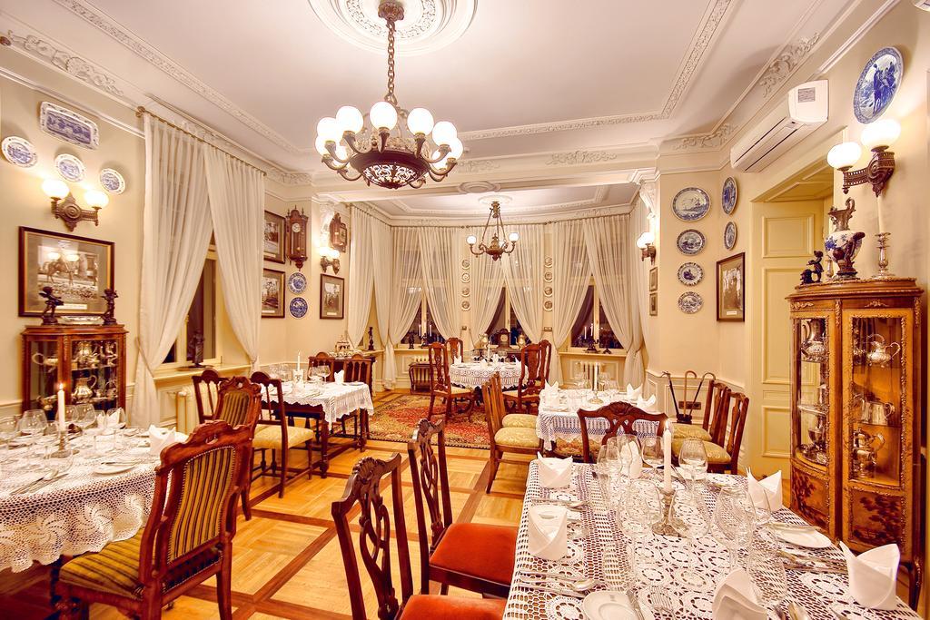 Palac Tlokinia Kaliszki エクステリア 写真